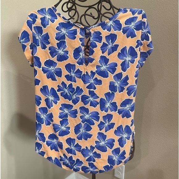 STYLUS brand Coral and Blue Floral Top, EUC! - Picture 3 of 5